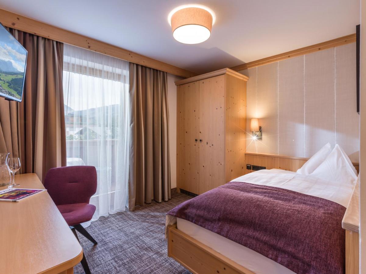 Hotel Zentral ****Superior Kirchberg in Tirol Zewnętrze zdjęcie