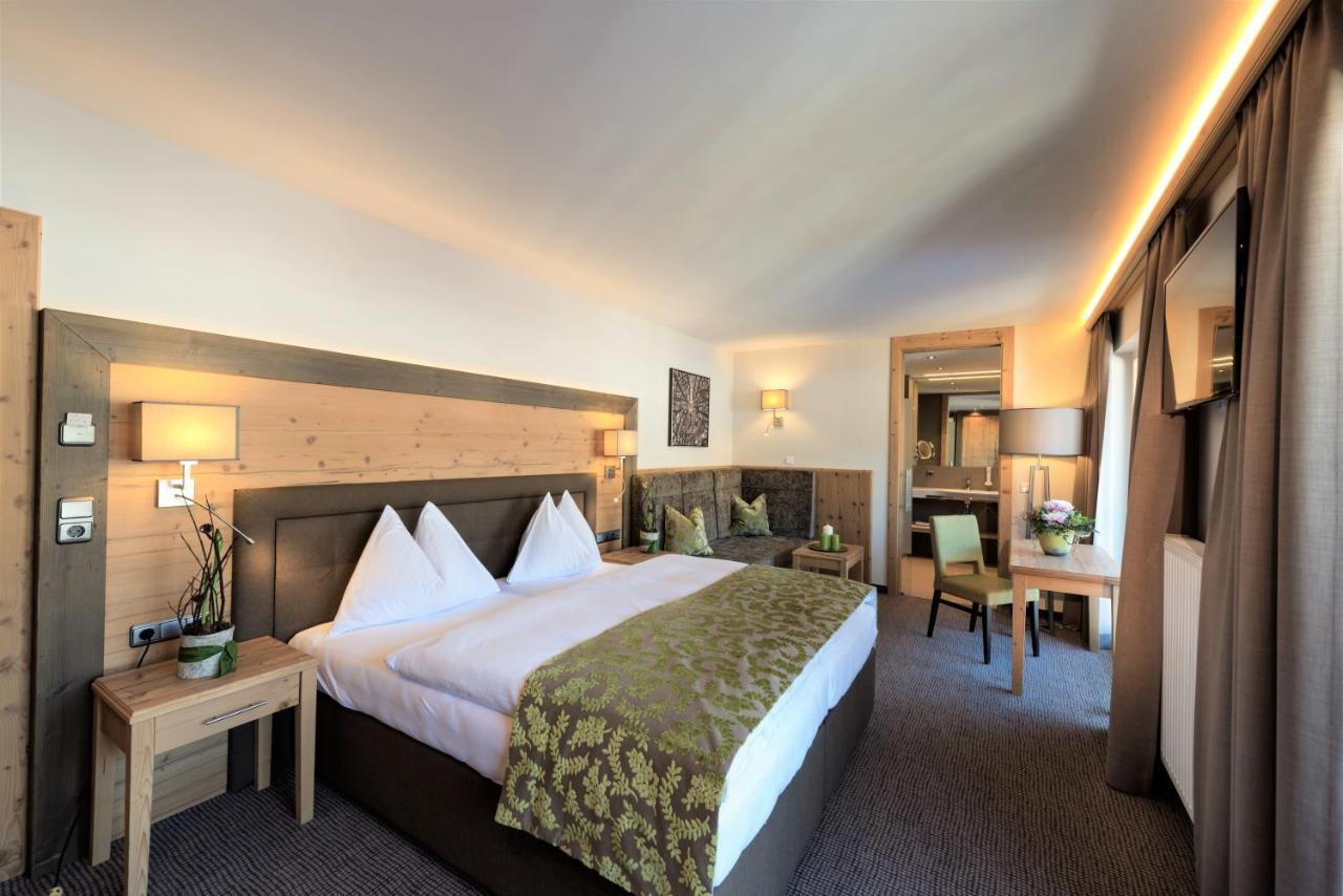 Hotel Zentral ****Superior Kirchberg in Tirol Zewnętrze zdjęcie