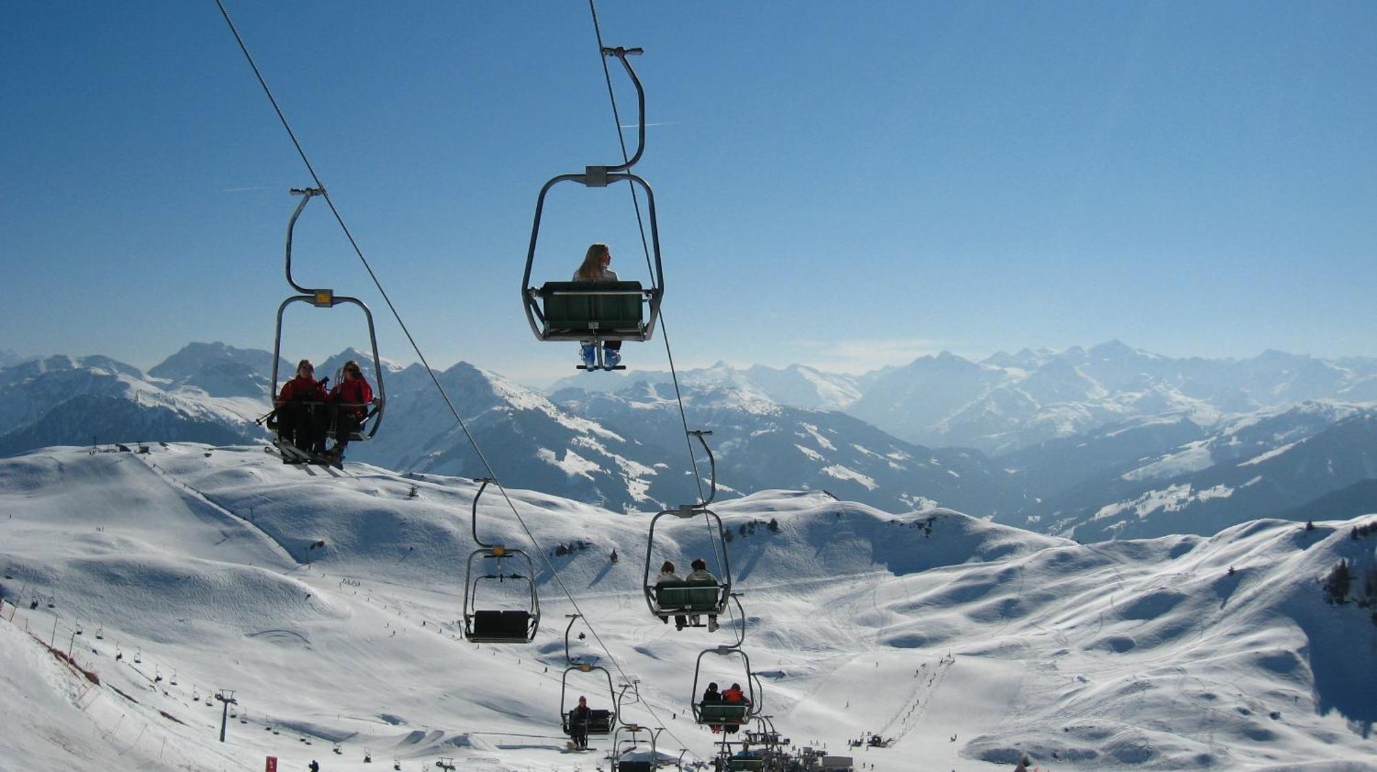 Hotel Zentral ****Superior Kirchberg in Tirol Zewnętrze zdjęcie