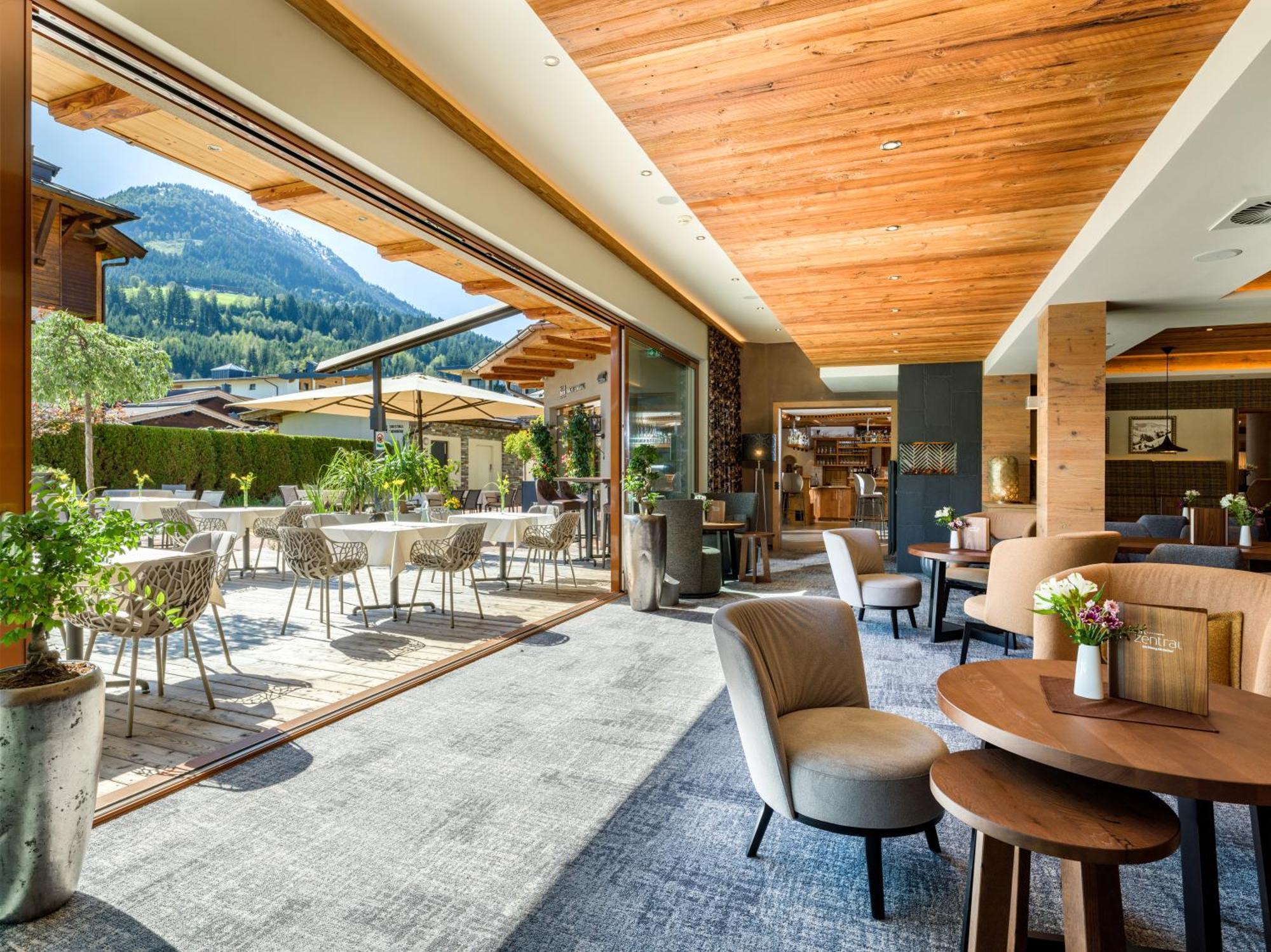 Hotel Zentral ****Superior Kirchberg in Tirol Zewnętrze zdjęcie