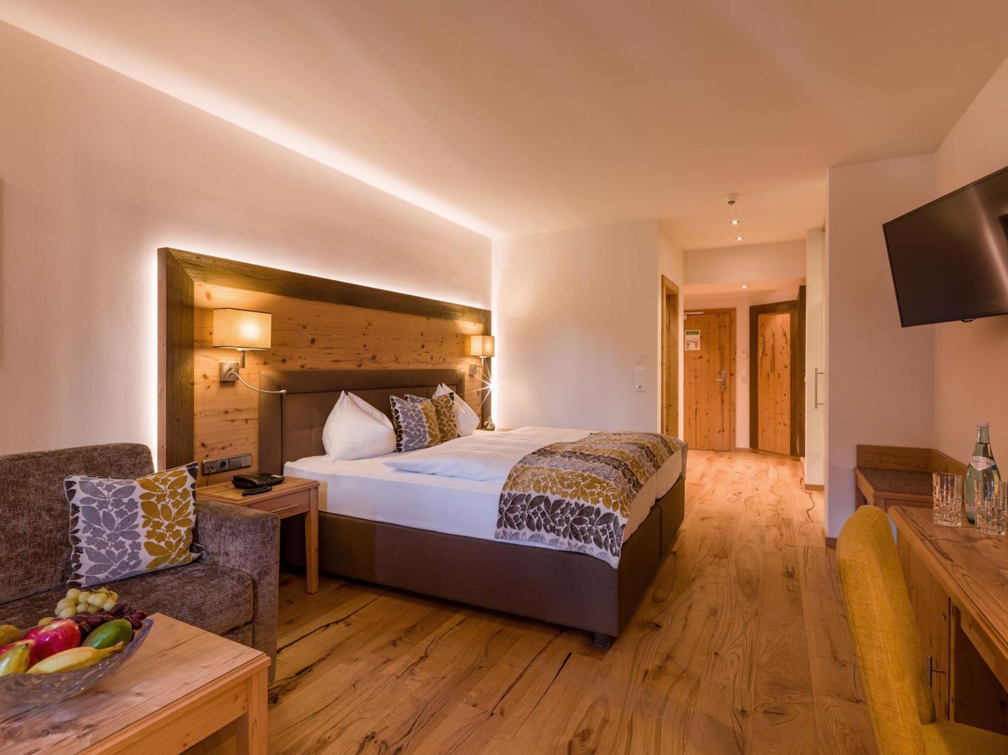 Hotel Zentral ****Superior Kirchberg in Tirol Zewnętrze zdjęcie