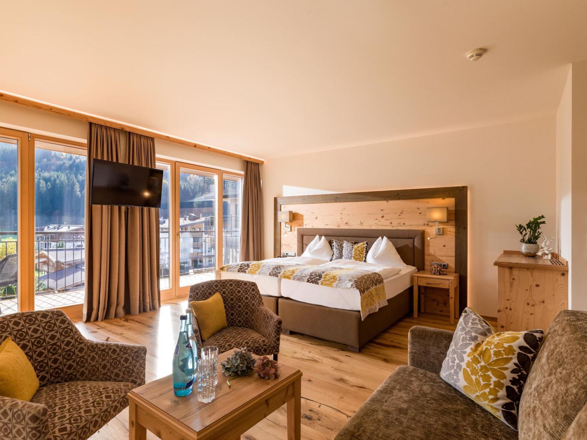 Hotel Zentral ****Superior Kirchberg in Tirol Zewnętrze zdjęcie