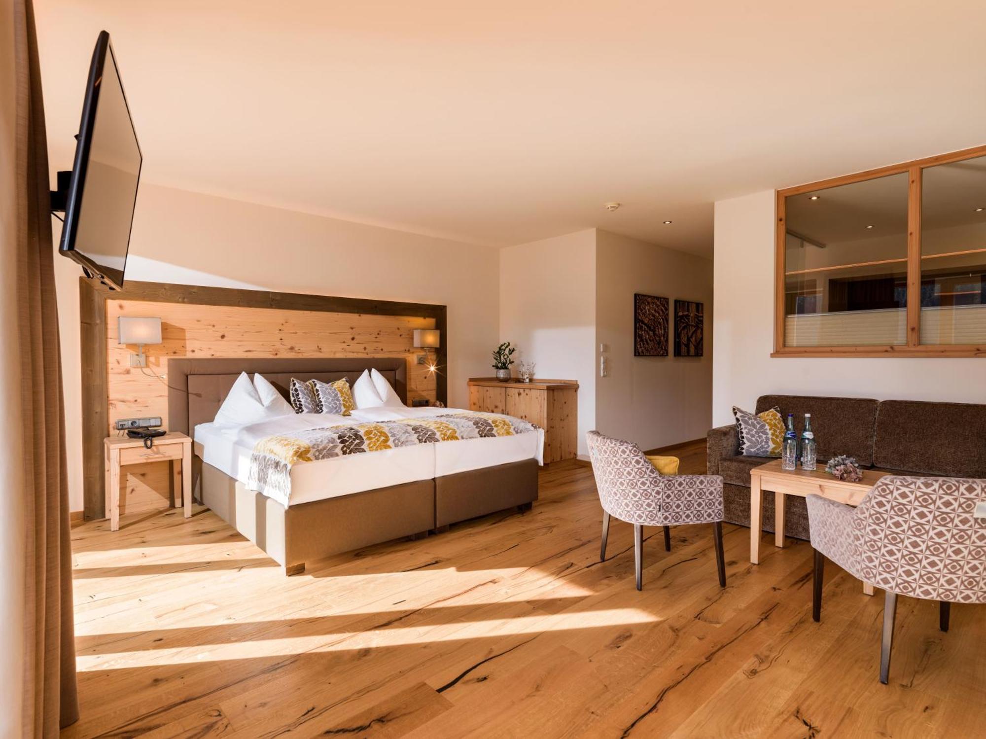 Hotel Zentral ****Superior Kirchberg in Tirol Zewnętrze zdjęcie