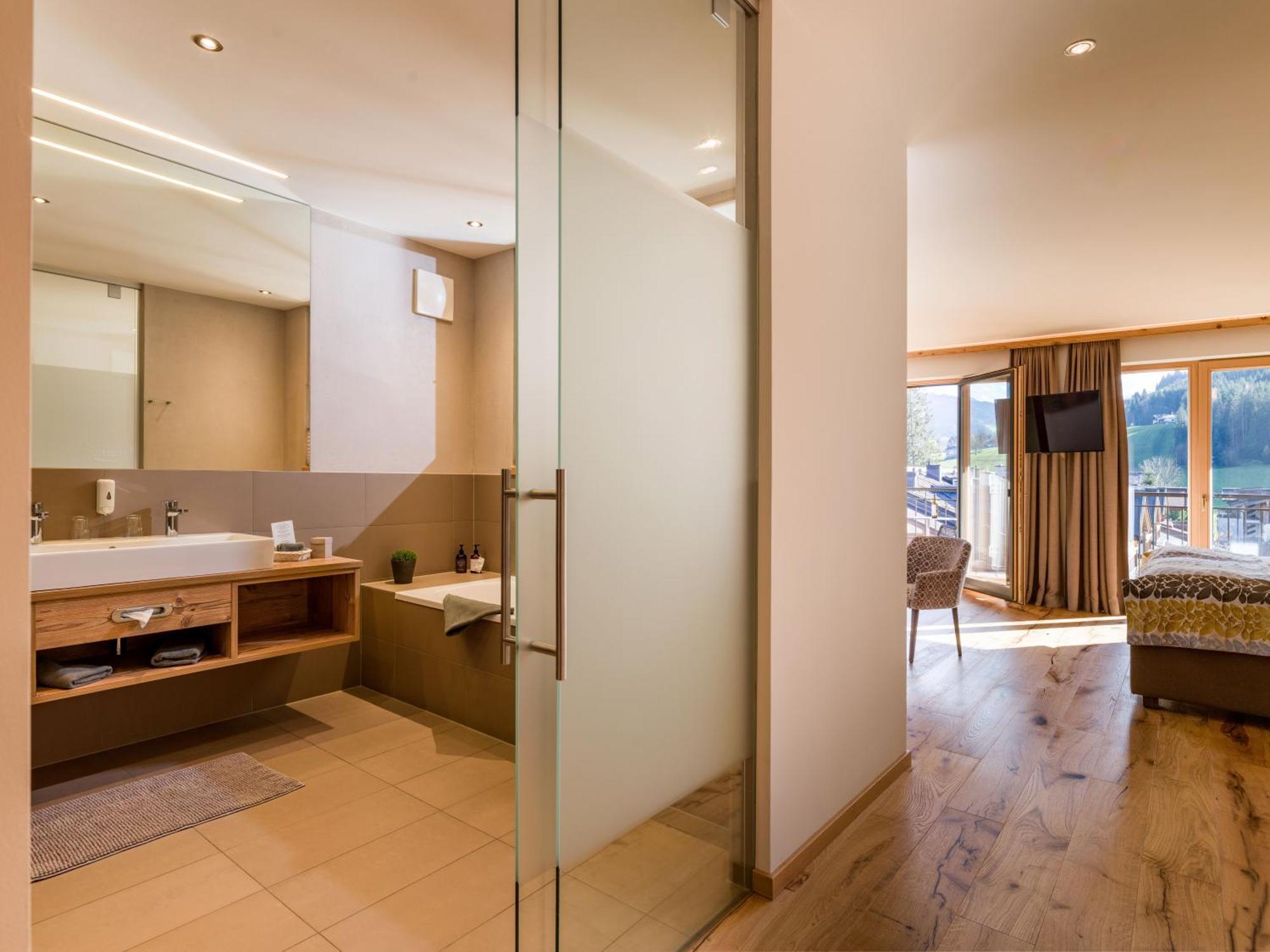 Hotel Zentral ****Superior Kirchberg in Tirol Zewnętrze zdjęcie